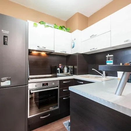 Parkside By Linas Apartment Warna